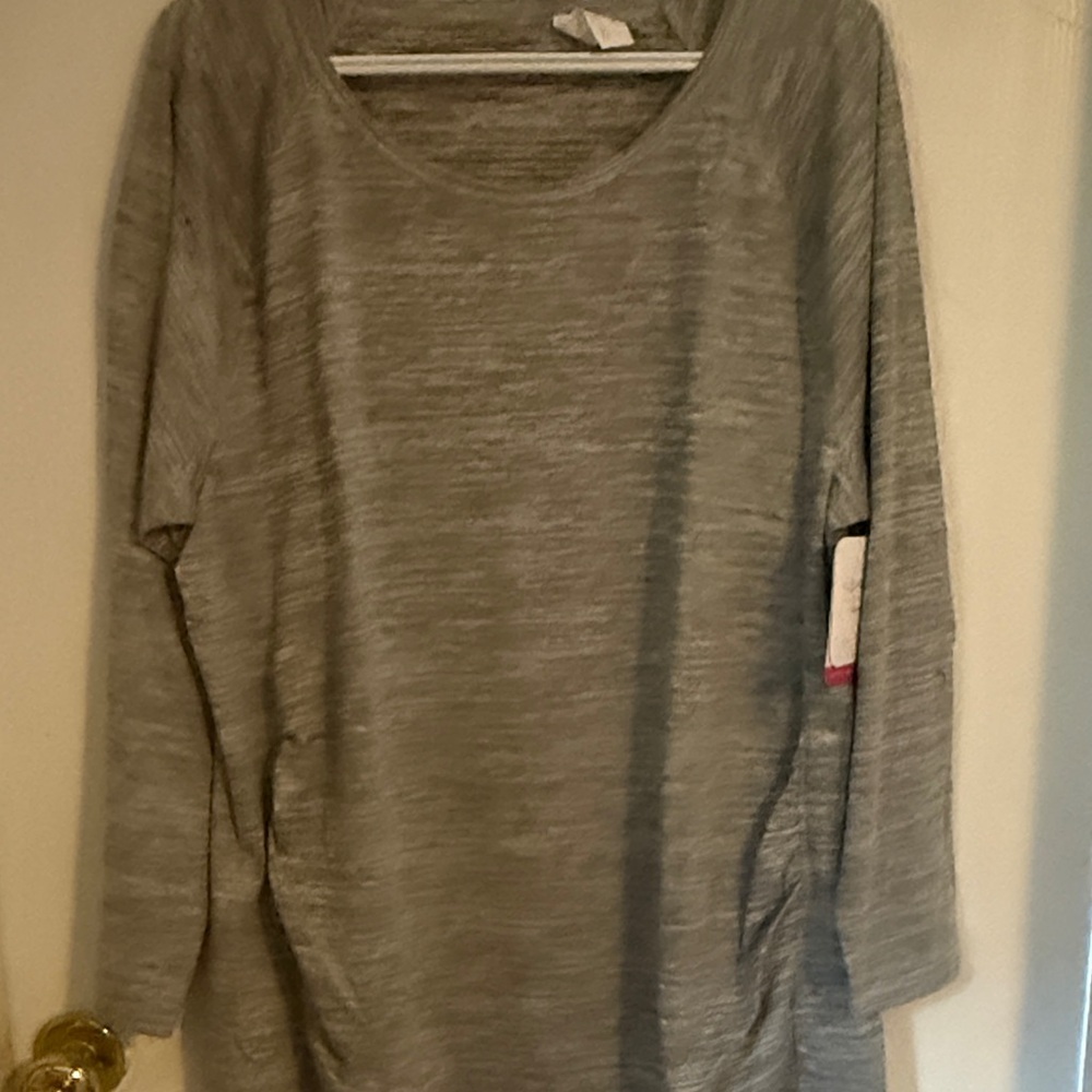 Isabel maternity Gray Long Sleeve Top NWT